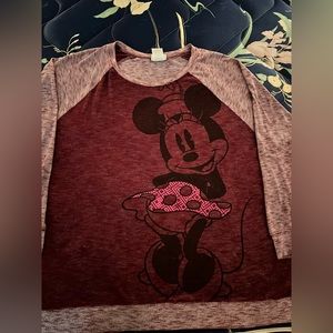 Disney 2x Minnie Mouse shirt
